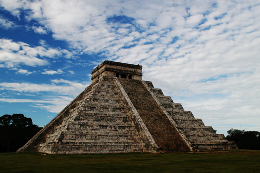 The 25m high Pyramid of Kukulkán, also called El Castillo