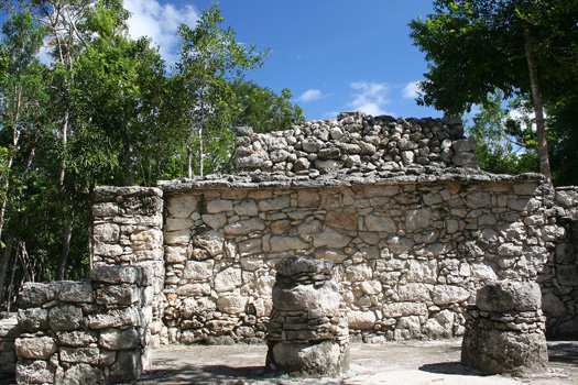 Structure near the Conjuto Pinturas temple