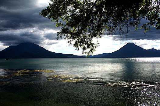 Volcán de Tolimán (l) and Volcán de San Pedro (r) 