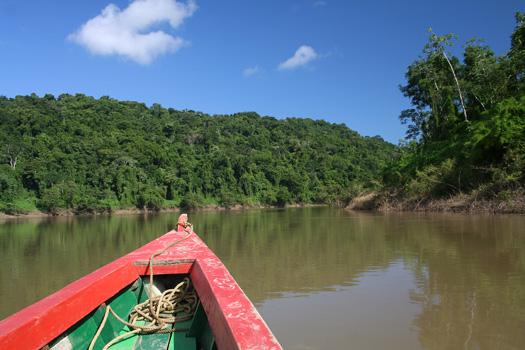 On the Usumacinta River, the border between Mexico (l.) and Guatemala (r.)